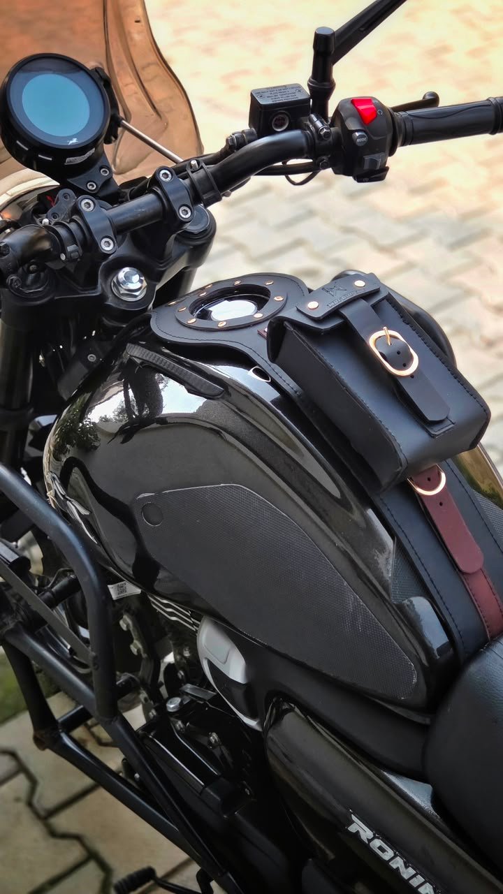 TVS RONIN LATHER TANK STRAP WITH BAG - Image 3