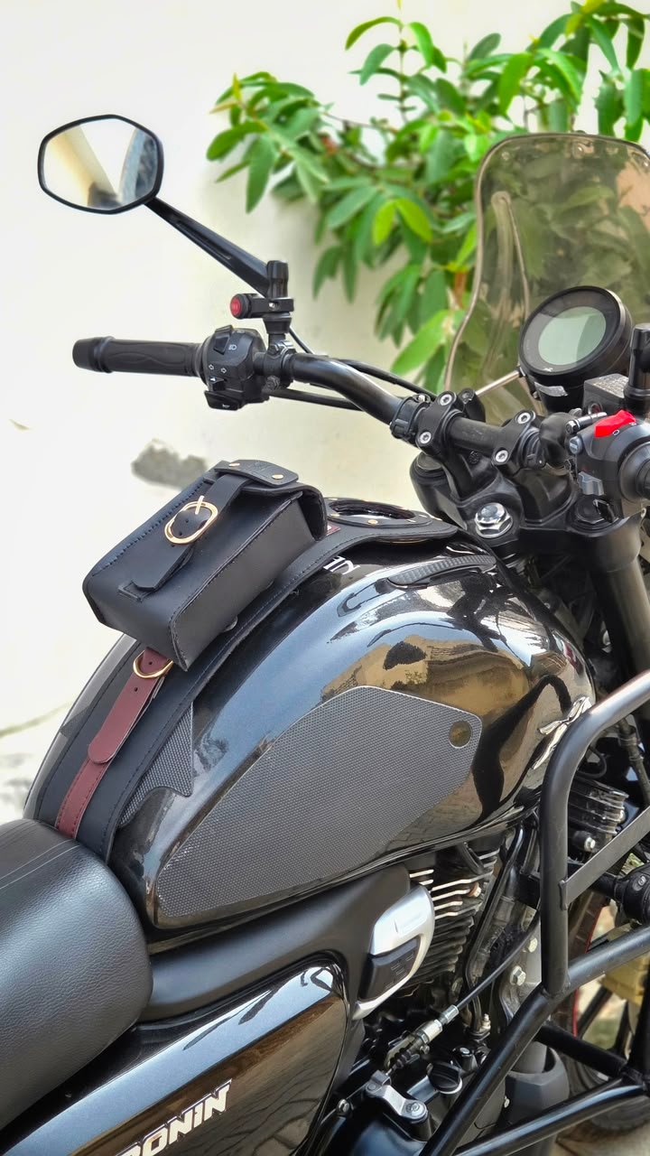 TVS RONIN LATHER TANK STRAP WITH BAG - Image 2